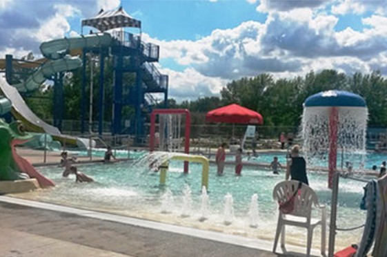 Aquatic park: swimming pool and slide in Breckenridge, MN